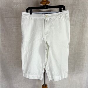 NWOT Liz Claiborne “Audra” white capris